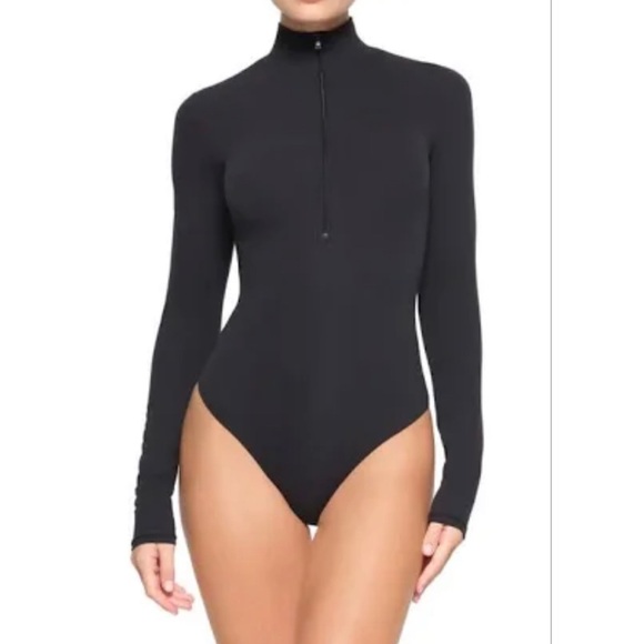 SKIMS Tops - Skims Fits Everybody Zip Up Bodysuit